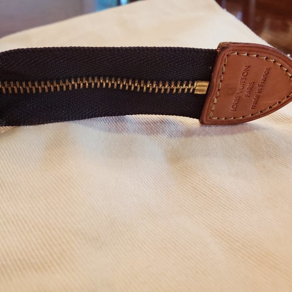 🌺 Louis Vuitton Monogram Toiletry Pouch Clutch 19 Excellent - Picture 11 of 14